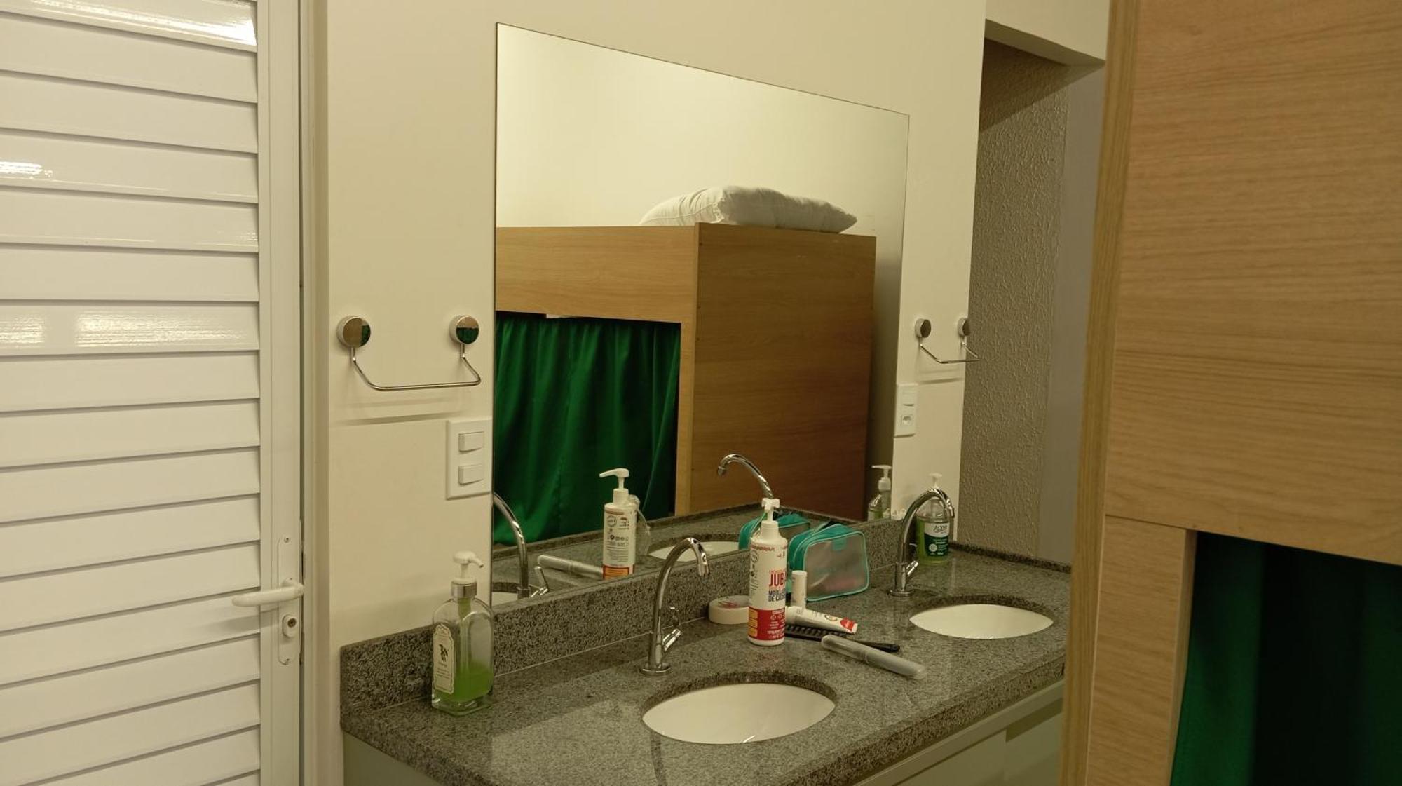 Angatu Hostel Service ماناوس المظهر الخارجي الصورة